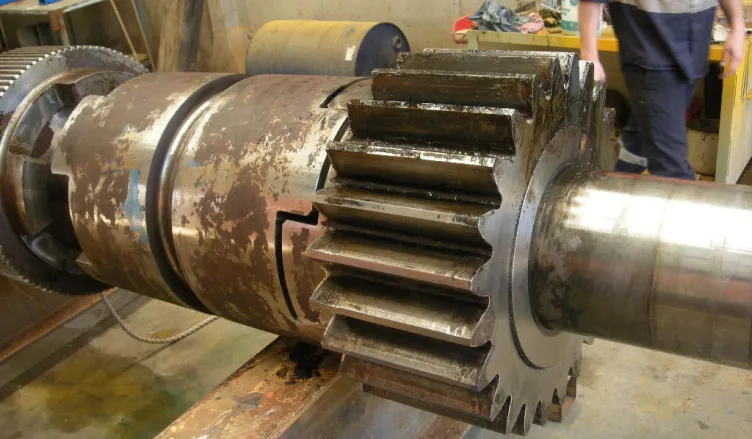 SERVICE Repairs, fabrication and installation 6 1_repair_anchor_winch_shaft_1
